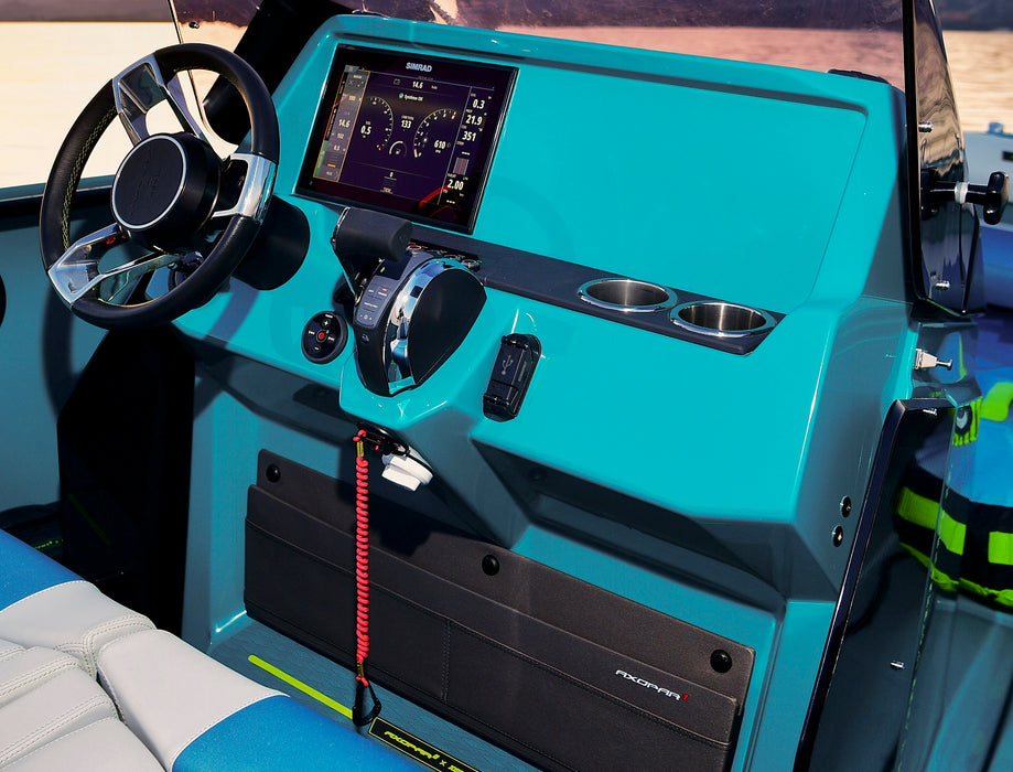 Scanstrut ROKK Charge Pro SC-USB-03 Installed on boat